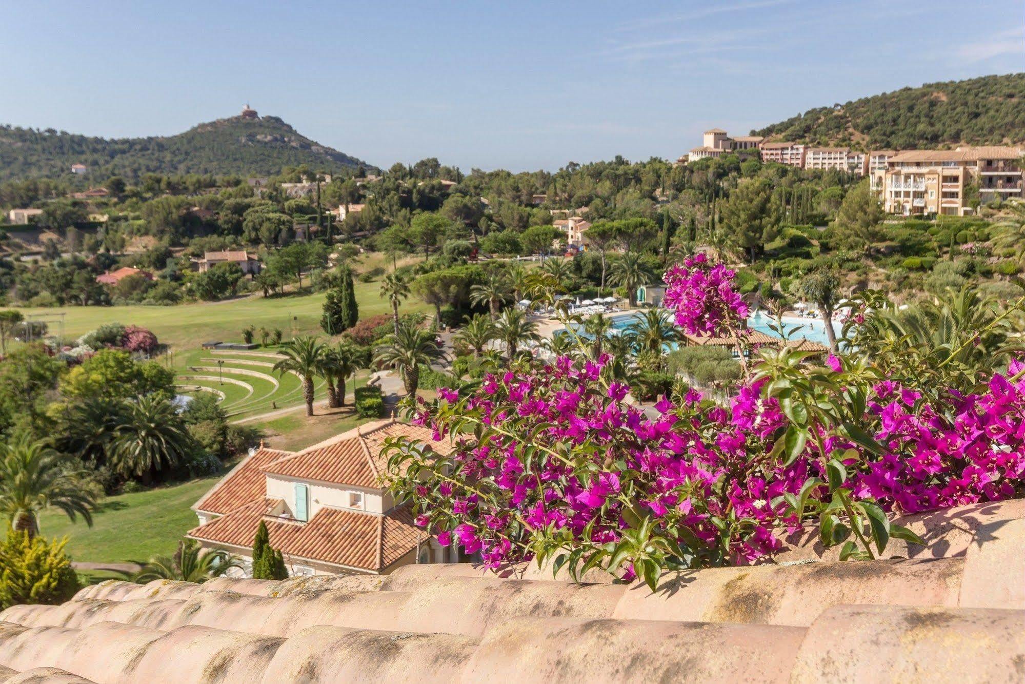 Hotel De L'Esterel Pierre & Vacances Saint-Raphaël Dış mekan fotoğraf