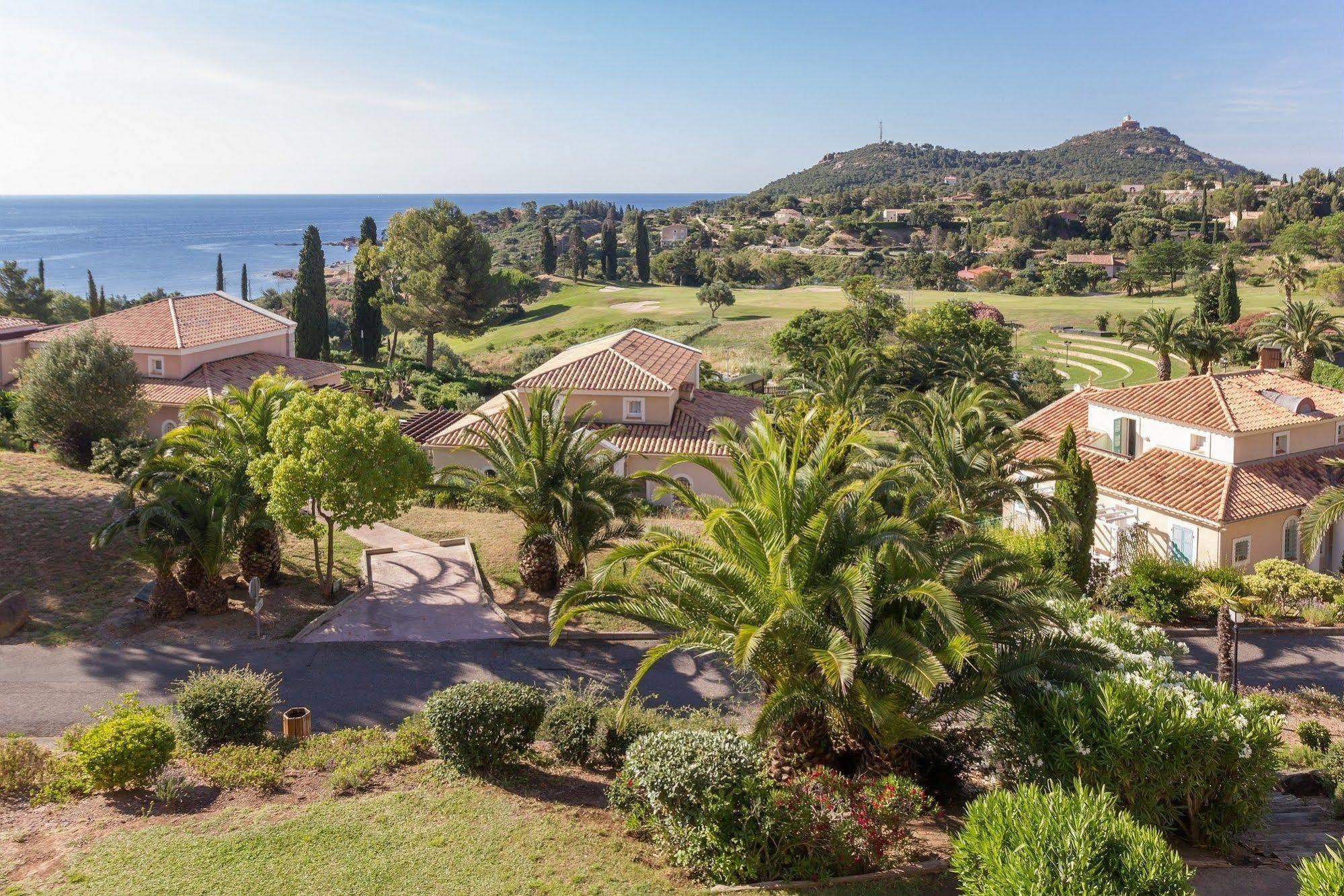 Hotel De L'Esterel Pierre & Vacances Saint-Raphaël Dış mekan fotoğraf