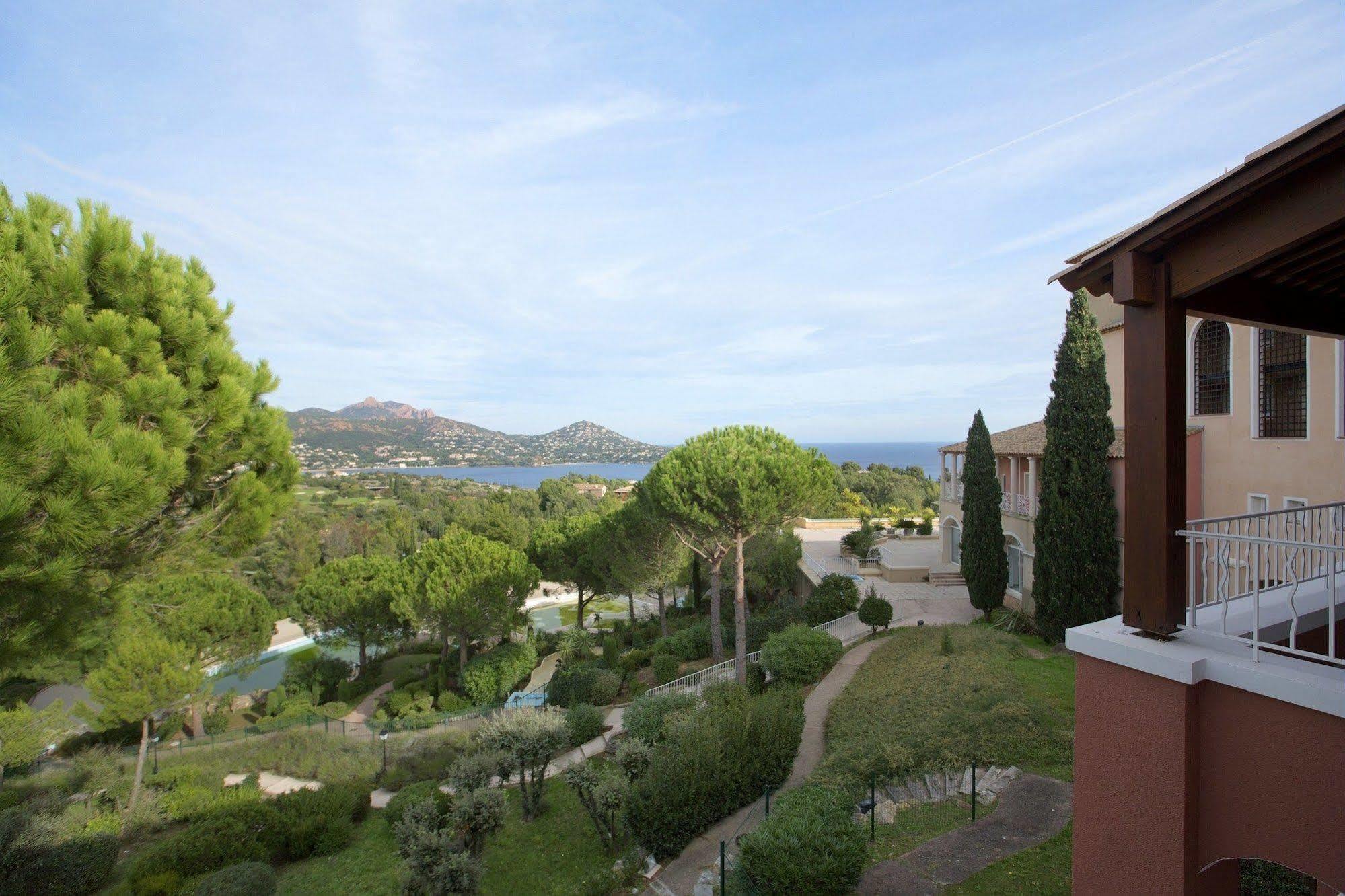 Hotel De L'Esterel Pierre & Vacances Saint-Raphaël Dış mekan fotoğraf